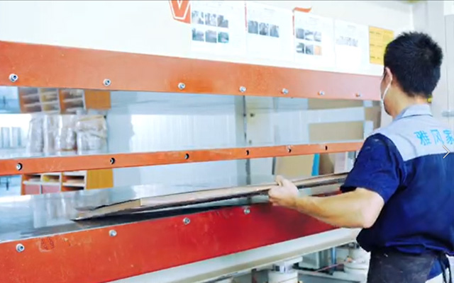 雅風(fēng)家具板式車間24